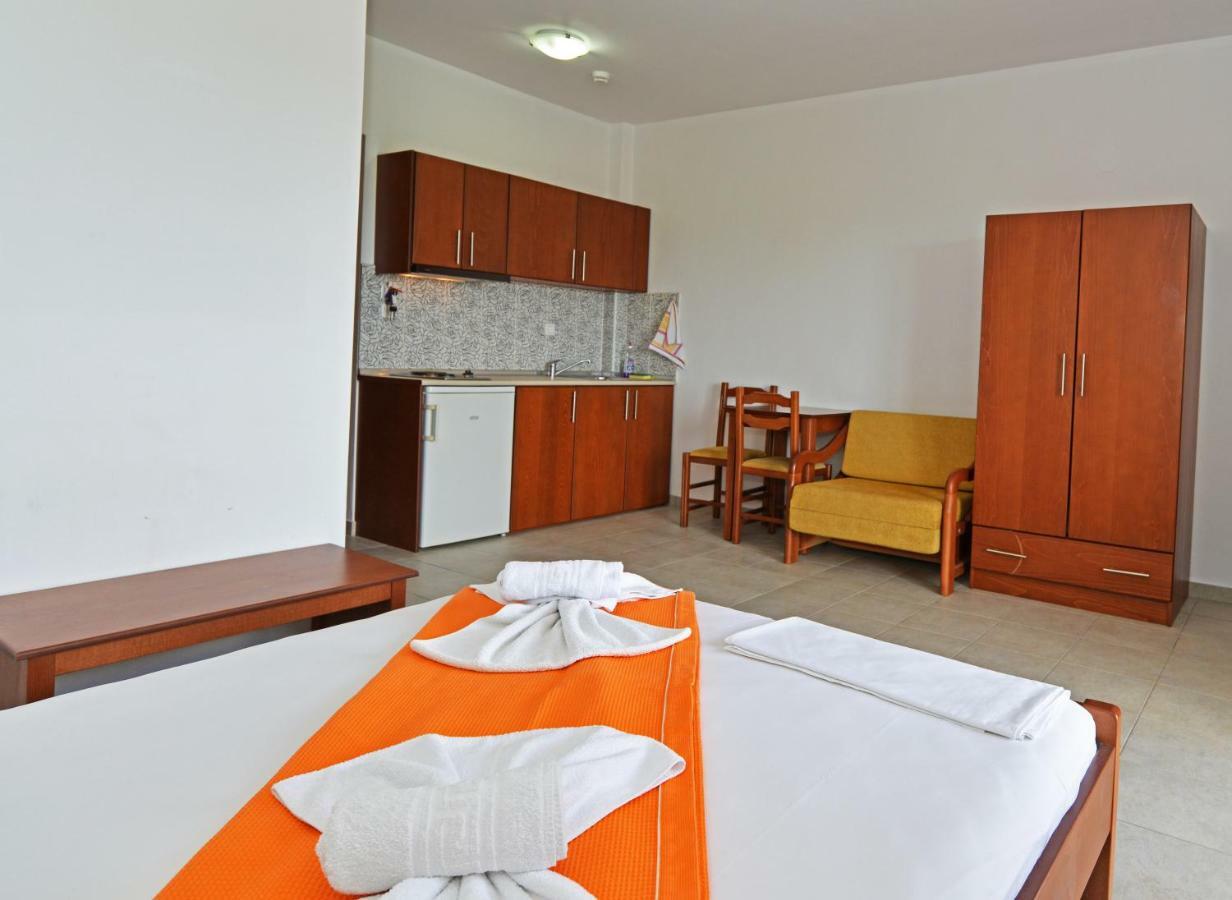 Iraklis Hotel Skala Rachoni  Exterior foto